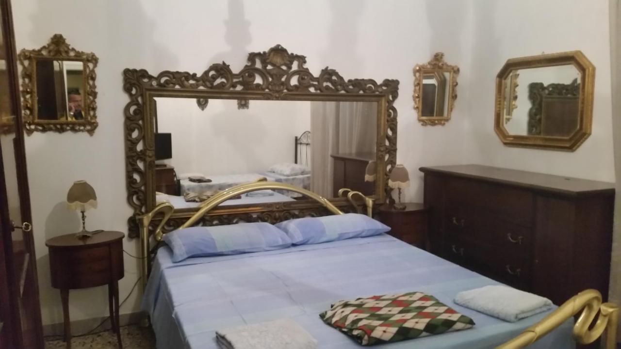 Bed and Breakfast Casa Gramsci Módena Exterior foto