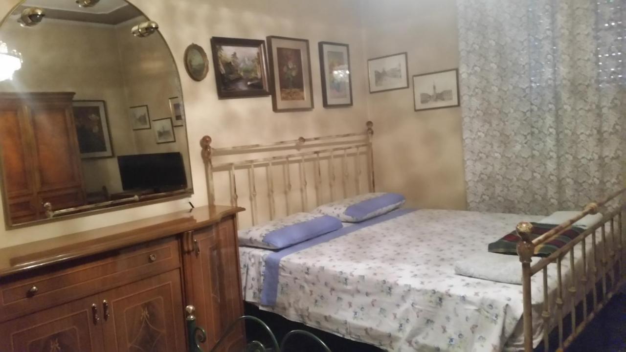 Bed and Breakfast Casa Gramsci Módena Exterior foto