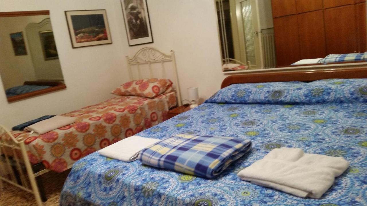 Bed and Breakfast Casa Gramsci Módena Exterior foto