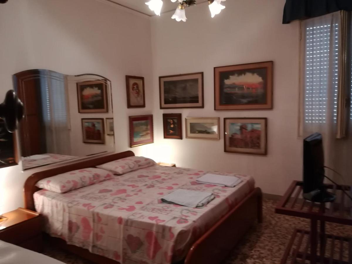 Bed and Breakfast Casa Gramsci Módena Exterior foto