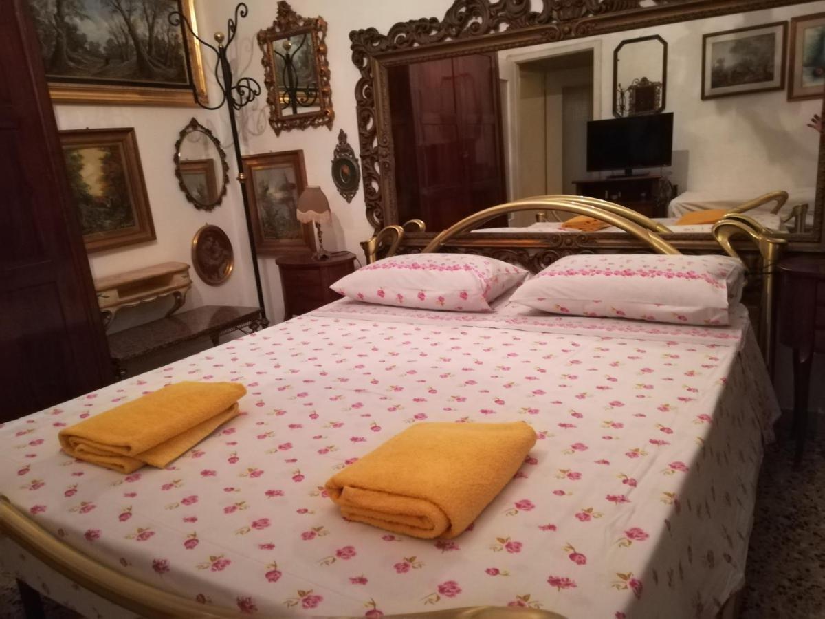 Bed and Breakfast Casa Gramsci Módena Exterior foto