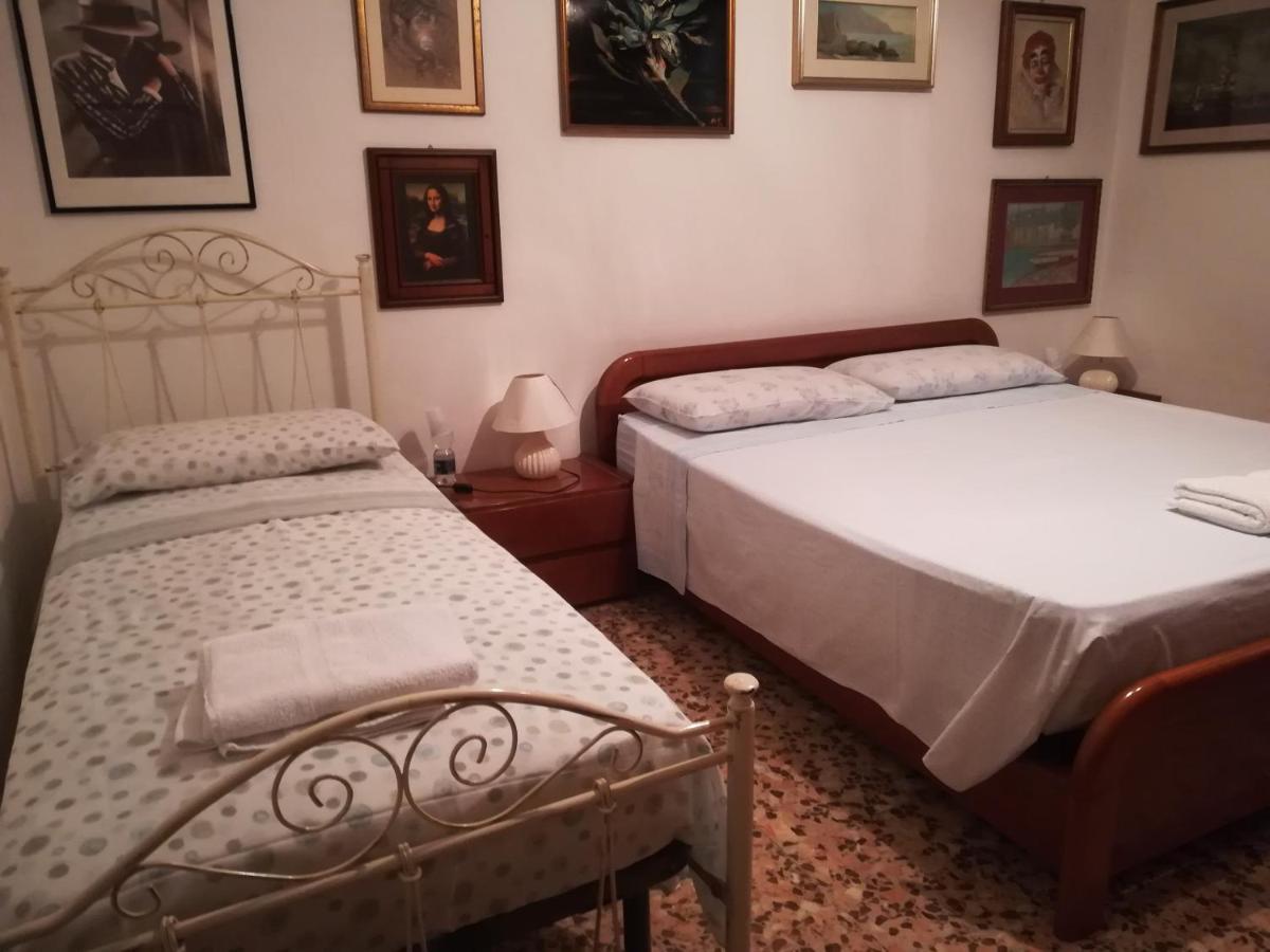Bed and Breakfast Casa Gramsci Módena Exterior foto