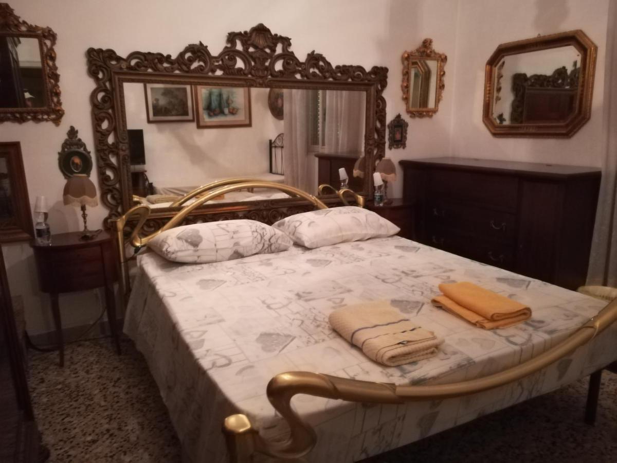 Bed and Breakfast Casa Gramsci Módena Exterior foto